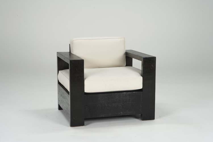 http://www.urbanwoods.net/images/melrose/clubchair.JPG
